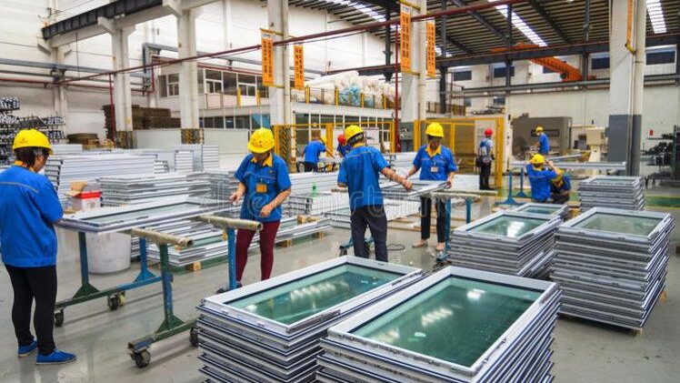 Which is the largest aluminium company in the UAE?